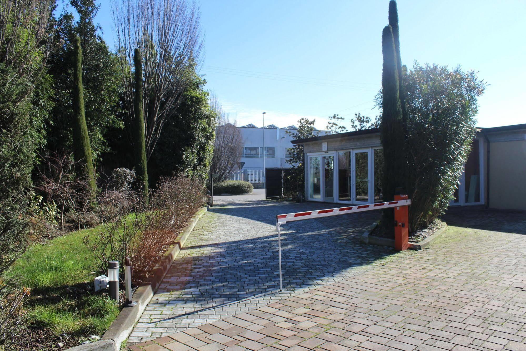 Blue Relais Garda Hotel Carpenedolo Kültér fotó